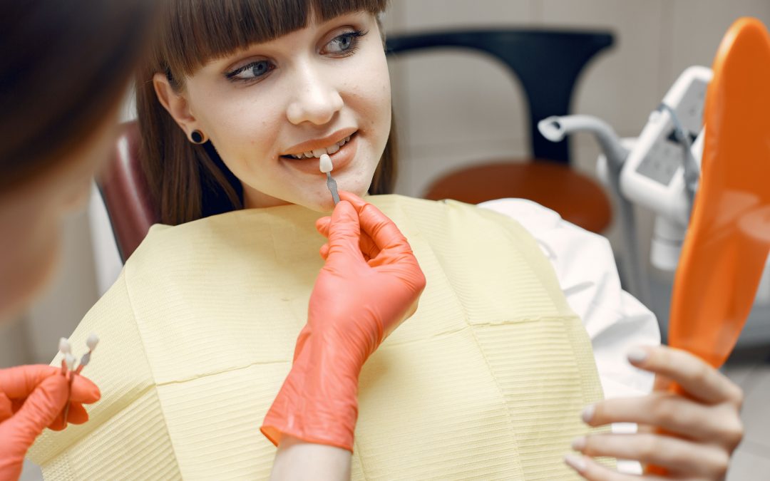 ¿Qué es mejor el puente dental o implante?